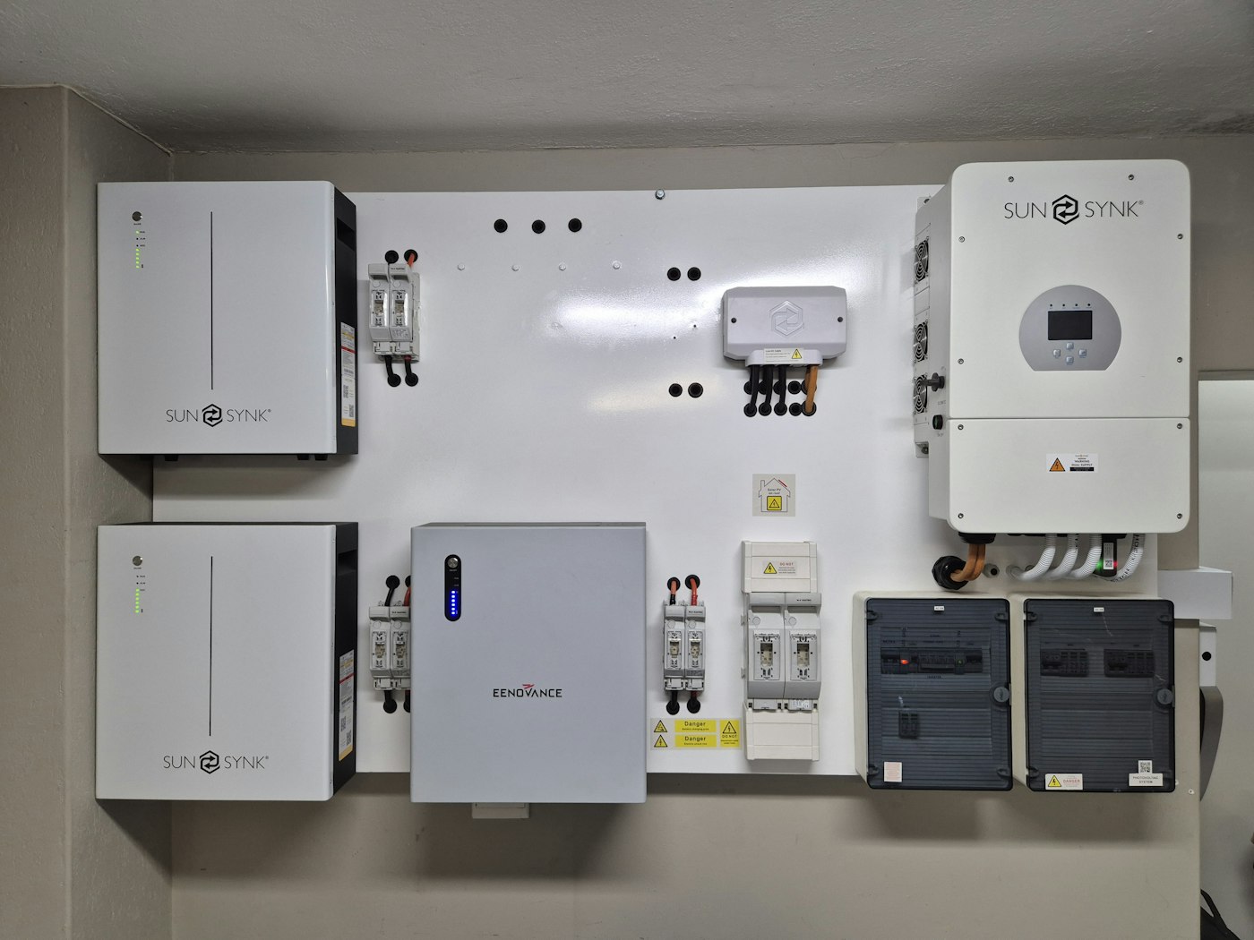 Wall-mounted inverter and battery storage system
